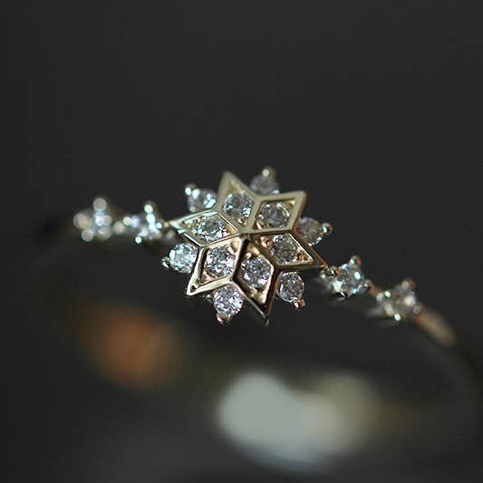 Dainty Sparkly Snow Flower Zircon Ring