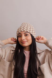  Zigzag Knit Hat